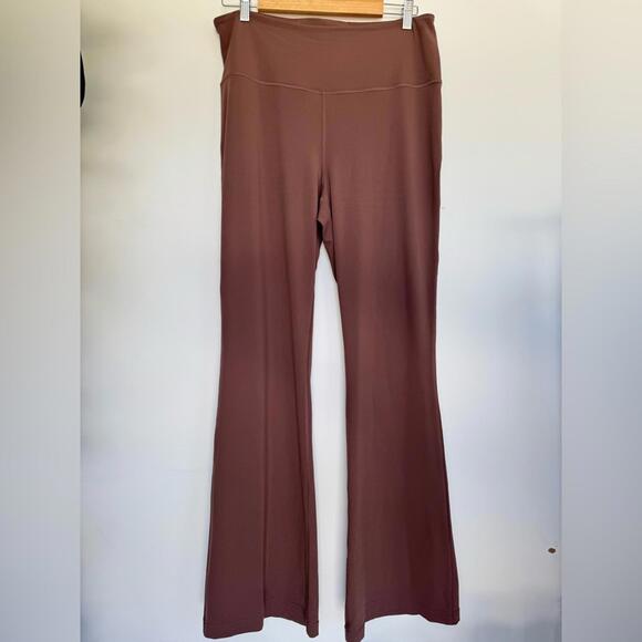 Lululemon Groove Super-High-Rise Flared Pant *Nulu
Dark Oxide - Picture 5 of 10